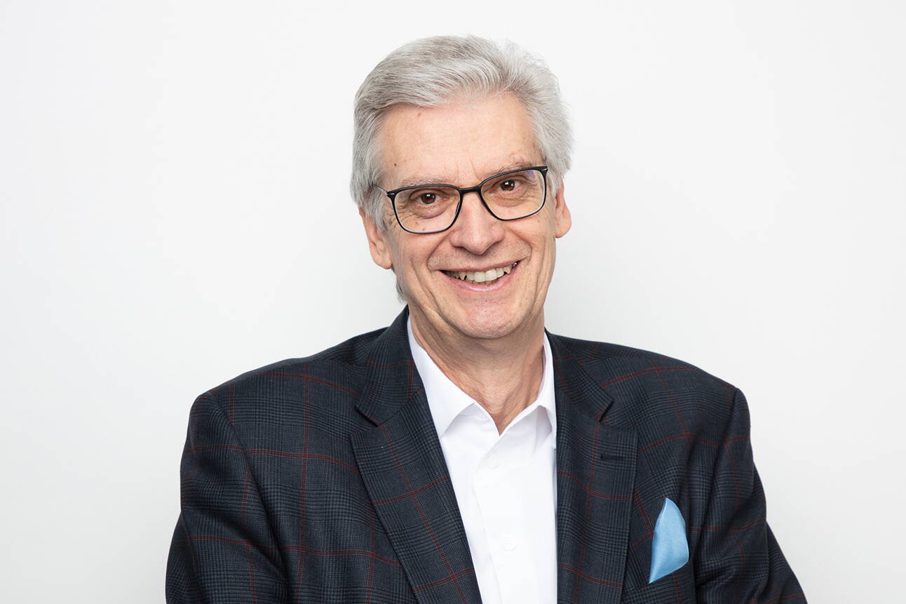 Dieter Pfaff, Präsident veb.ch, Professor für Accounting an der Universität Zürich Dieter Pfaff, Präsident SwissAccounting, Professor für Accounting an der Universität Zürich